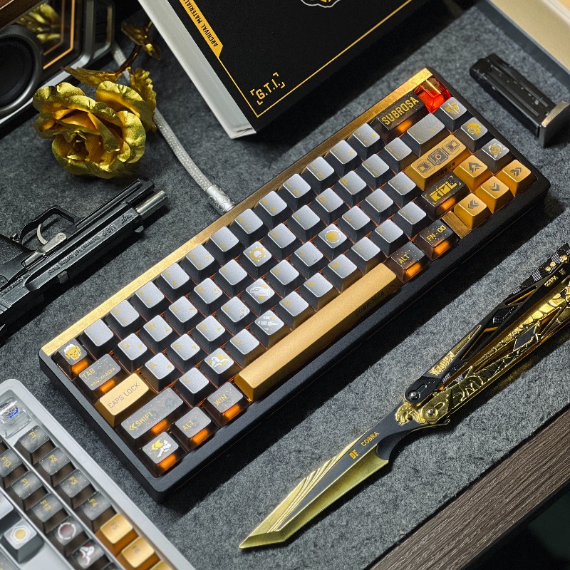 Set di copritasti a tema Golde - Gaming Set Accessories recensione e prezzo